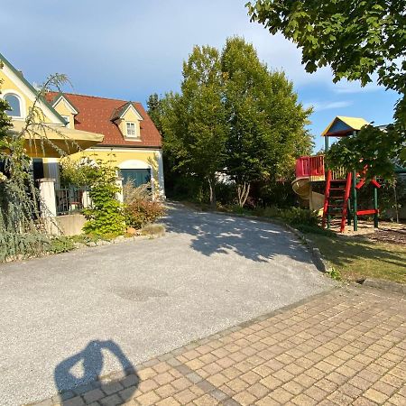 Landcafe Auszeit Hotel Albersdorf Kültér fotó