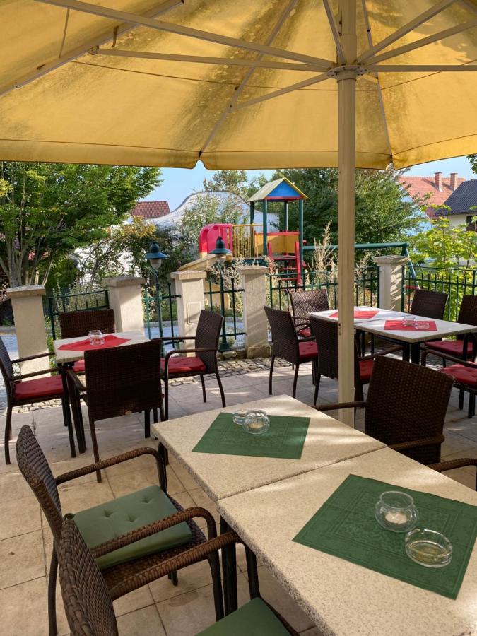 Landcafe Auszeit Hotel Albersdorf Kültér fotó